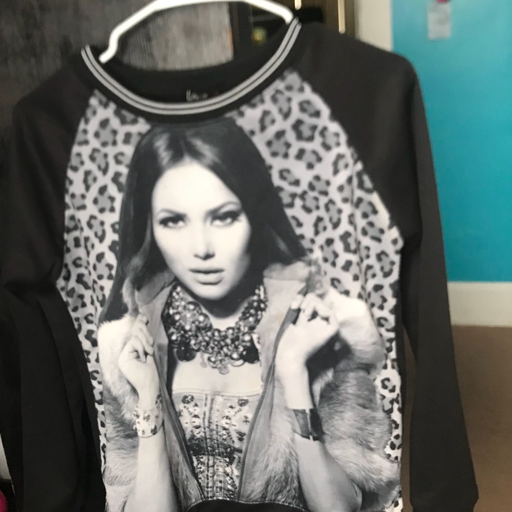 Black Sweatshirt